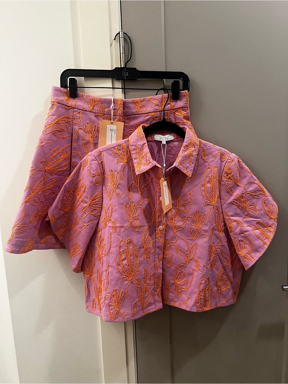$545 MSRP NWT Pearl by Lela Rose embroidered shorts and shirt set